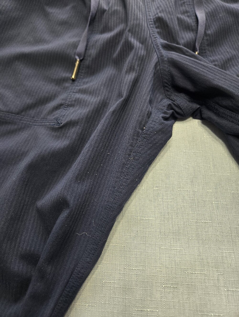Lululemon Navy Lightweight Jogger Pants – Size 14 - Picture 8 of 9